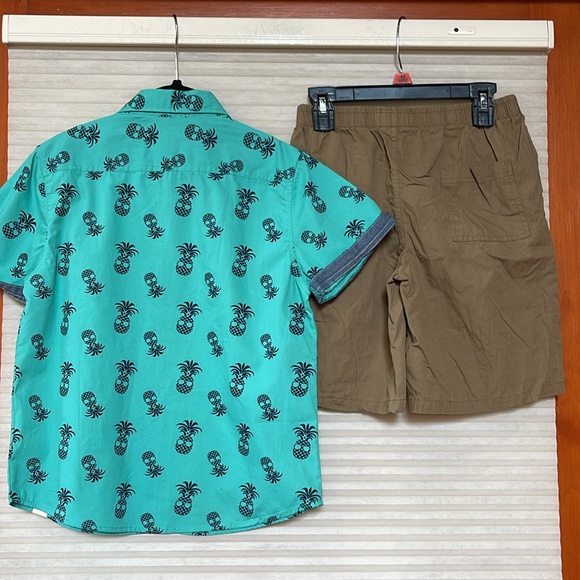 Child button up pineapple top and matching tan shorts size 7 Free Planet brand - Picture 2 of 9